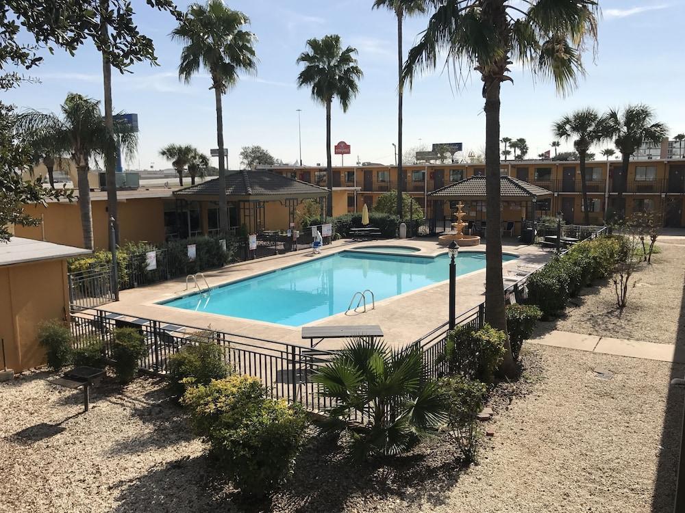 Americas Best Value Inn Laredo Ngoại thất bức ảnh