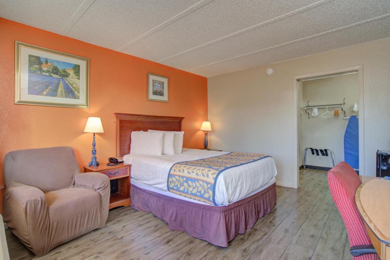 Americas Best Value Inn Laredo Ngoại thất bức ảnh