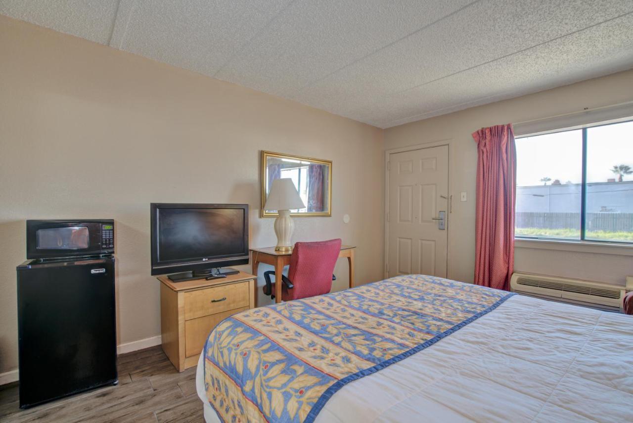 Americas Best Value Inn Laredo Ngoại thất bức ảnh