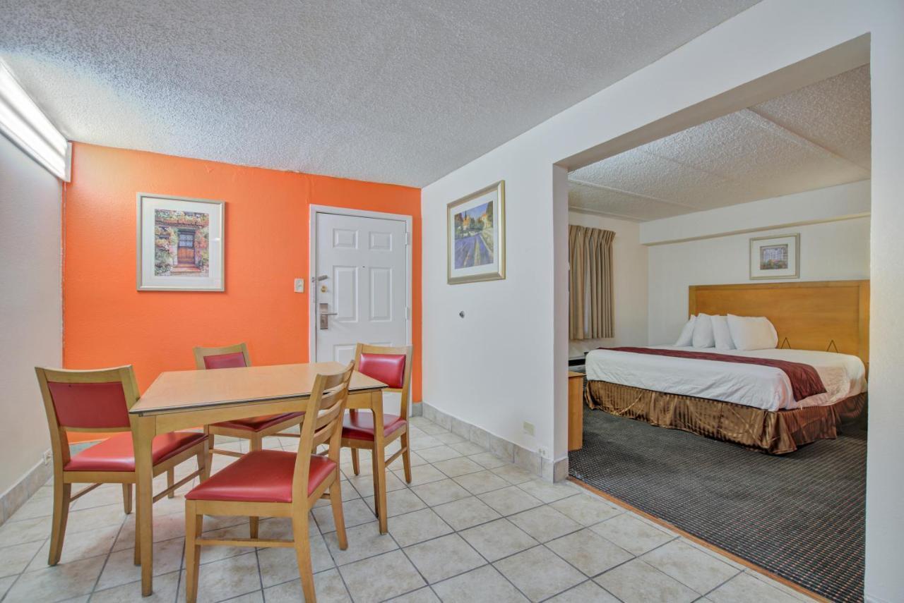 Americas Best Value Inn Laredo Ngoại thất bức ảnh