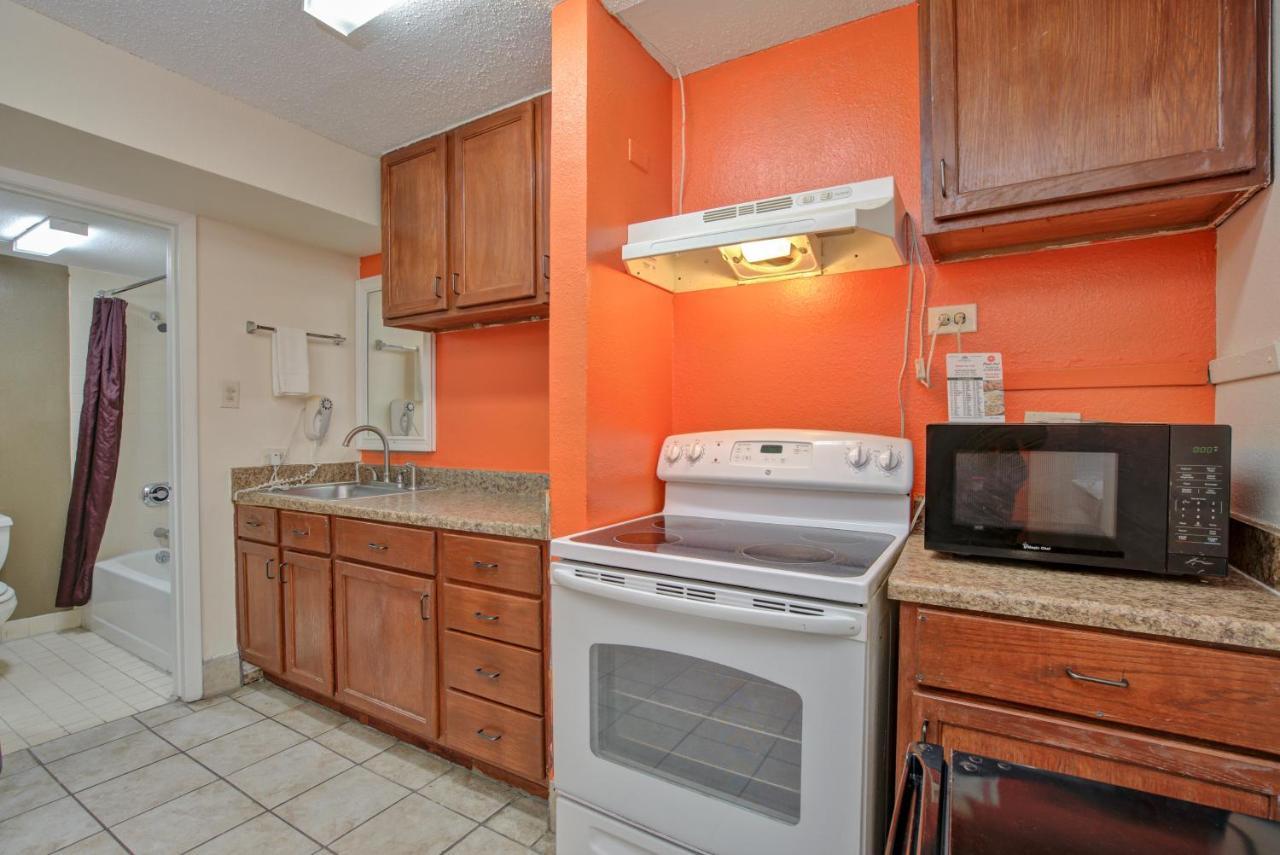 Americas Best Value Inn Laredo Ngoại thất bức ảnh